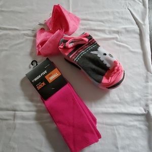 7 pairs of Socks 1 clip in hair bow